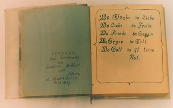 Eine aufgeschlagene Buchseite